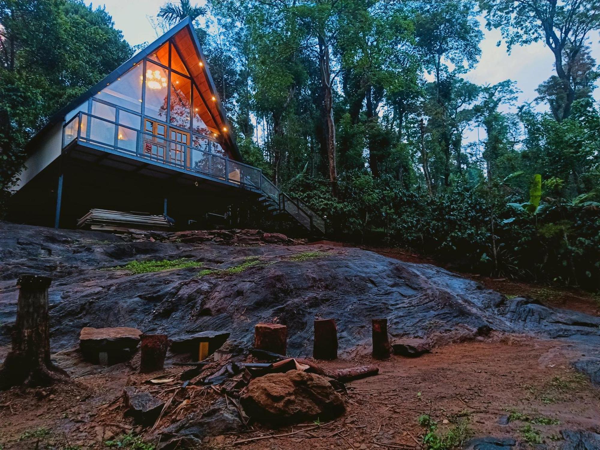 Whiskeywoods Villa Madikeri Luaran gambar